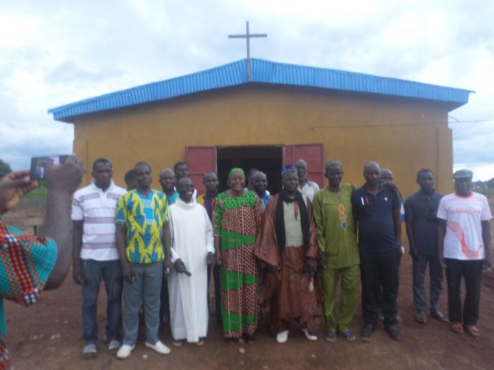 S/P Siempurgo (Bagoué): la paroisse Saint Joseph dotée de bancs de prières